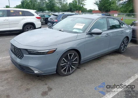 2024 Honda Accord Hybrid Touring z USA, uszkodzony, nr VIN 1HGCY2F87RA050594